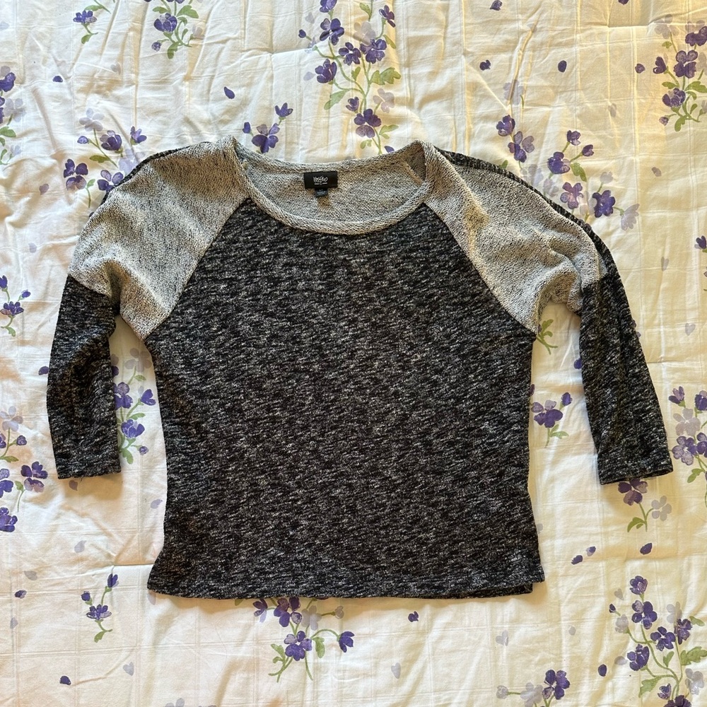 Mossimo Gray and Black Woven 3/4 Sleeve Shirt